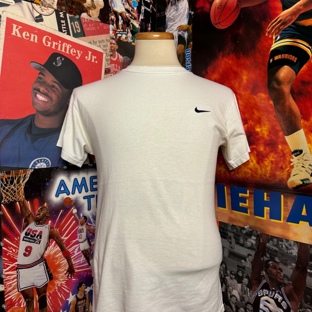 Vintage Y2K Nike White Swoosh Embroidered‎ Logo T Shirt Mens Size Small